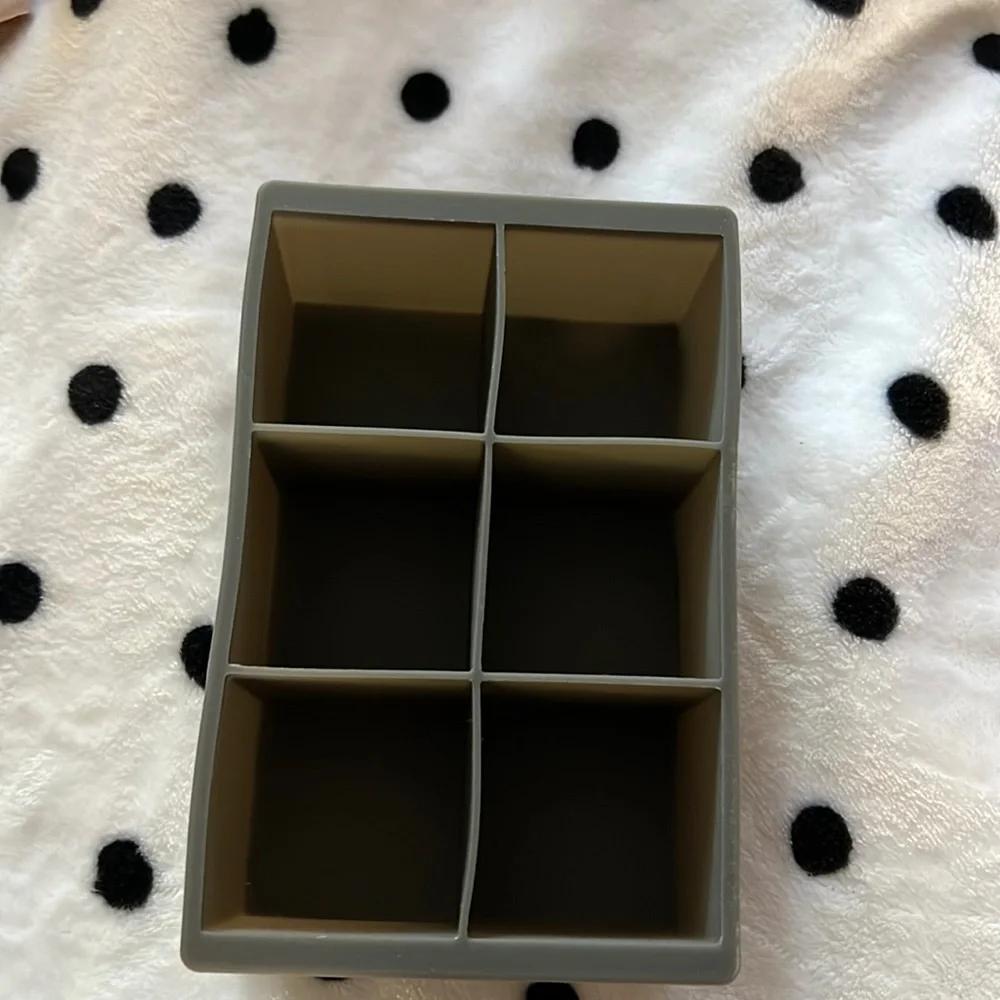 6 square ice cube tray - Picture 1 of 2